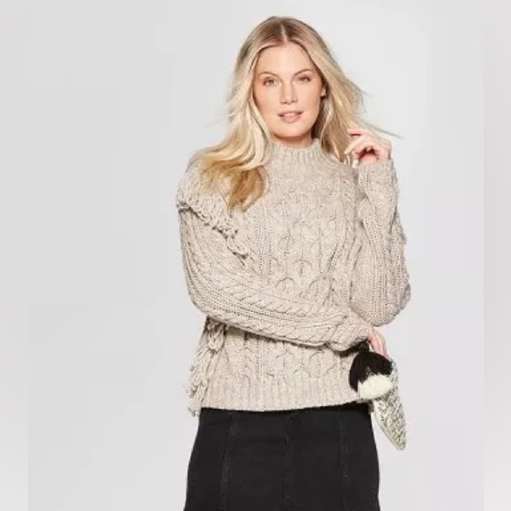 Universal Threads Sweater - Picture 5 of 5